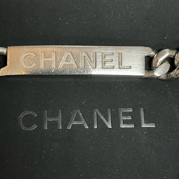 Silver Chanel Necklace. EUC in original soft CC box inside Chanel box . - Picture 7 of 16